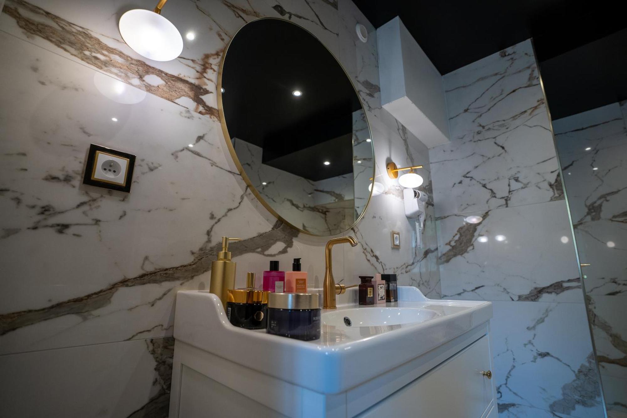 Appartement D'Exception Avec Jacuzzi Виллефранче-Сур-Салне Экстерьер фото
